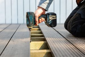 ¿Cómo instalar una terraza de tarima compuesta?